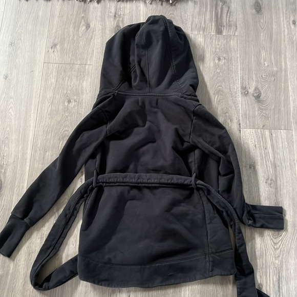 Aritzia Community organic cotton wrap sweater - Picture 4 of 4